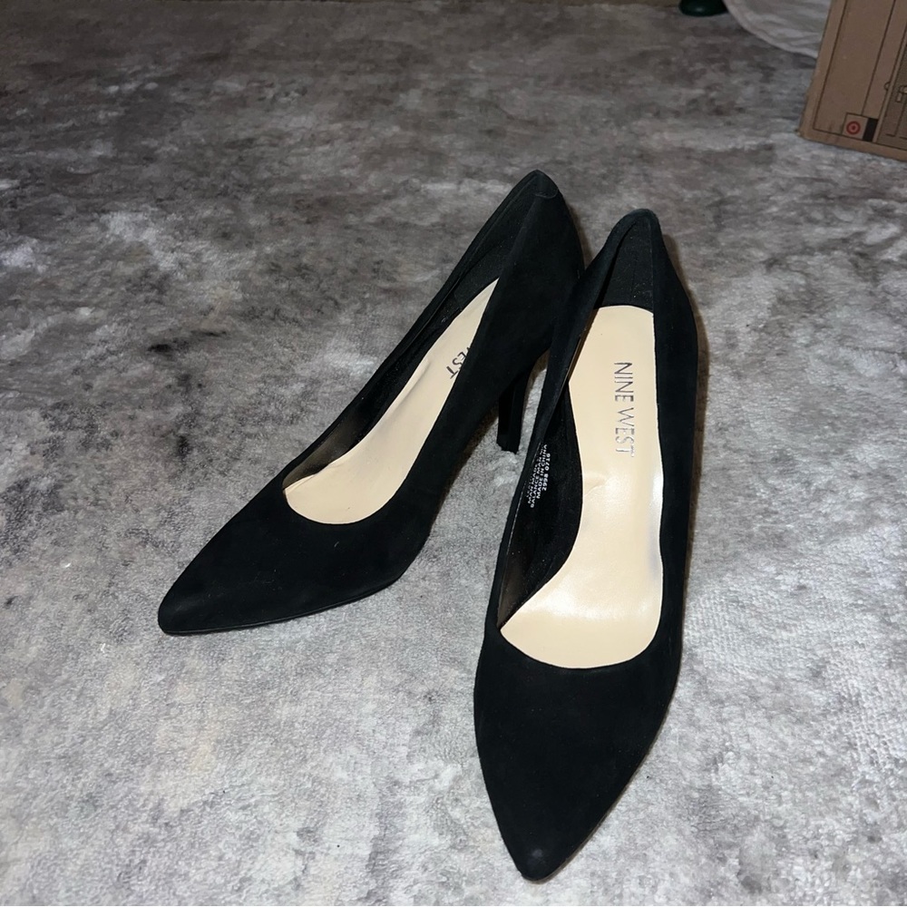 Never worn Nine West heels